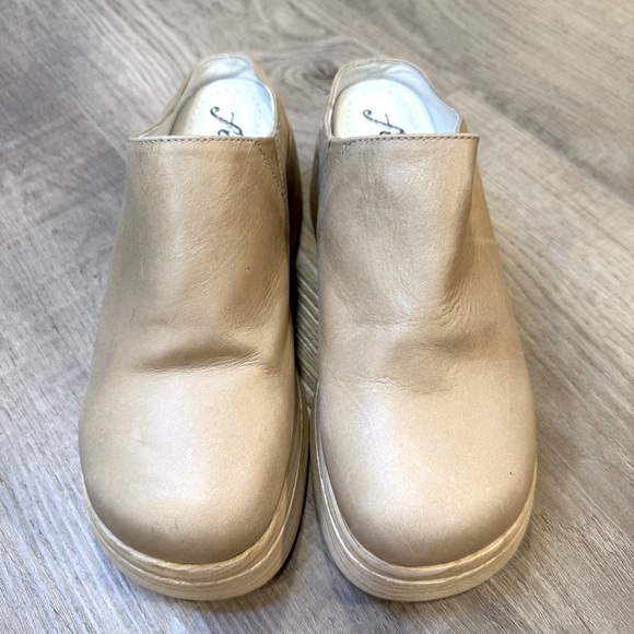 Free People Tan Platform Clog Mules - Picture 3 of 6